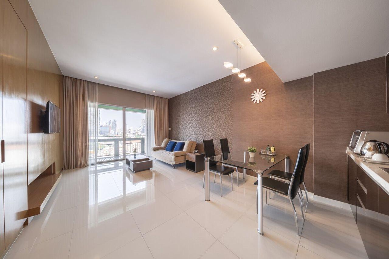 At 115 By Rompo Mansion Bangkok